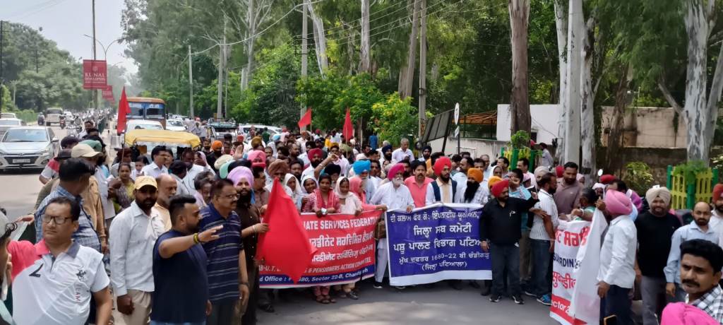 Fourth class employees participated in the Mahabandh in large numbers  Darshan Lubana